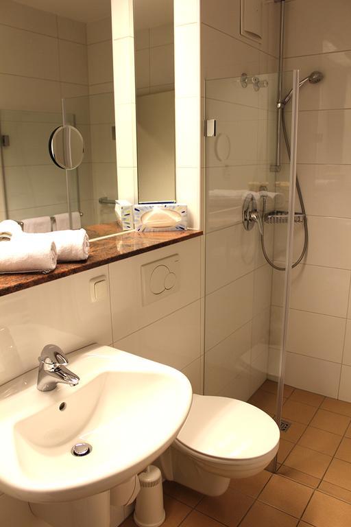 Hotel Alexander Koln Фрехен Экстерьер фото