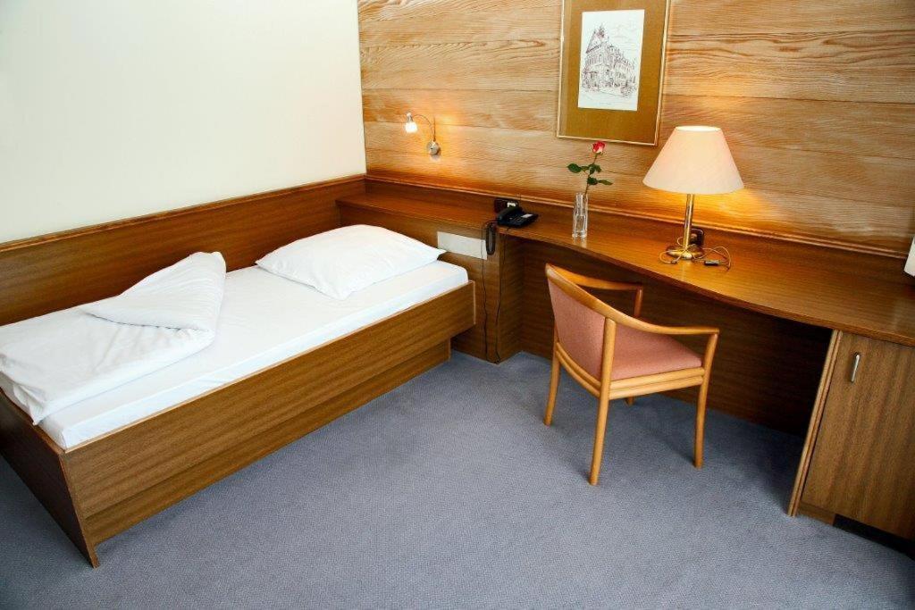Hotel Alexander Koln Фрехен Экстерьер фото