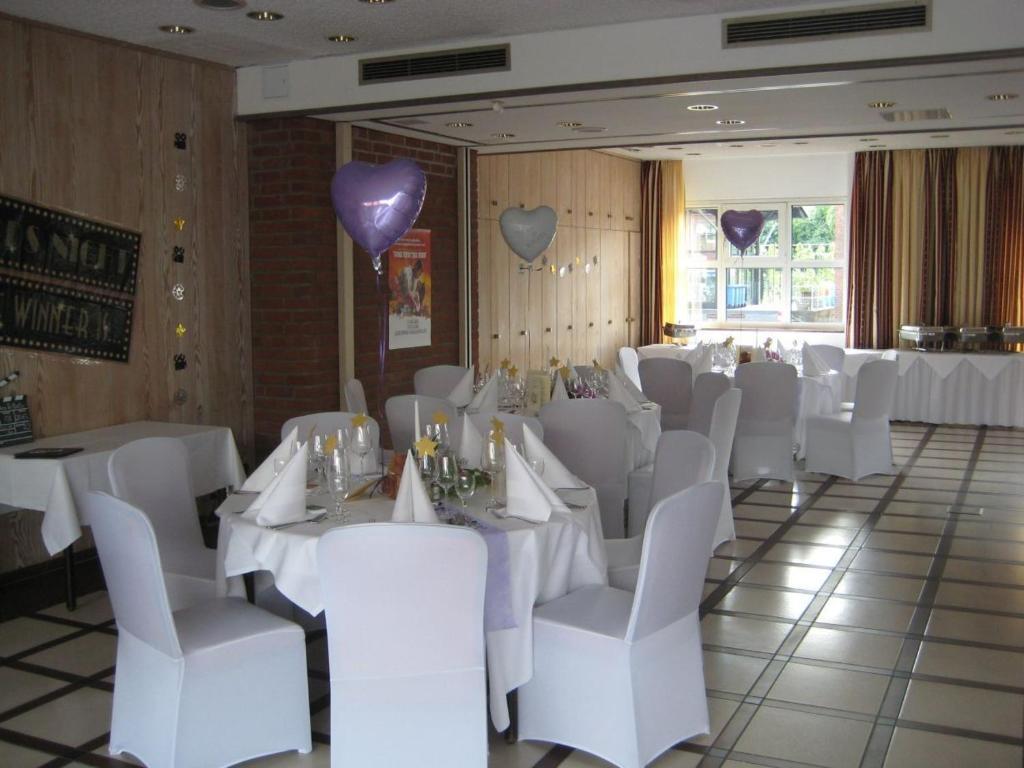 Hotel Alexander Koln Фрехен Экстерьер фото